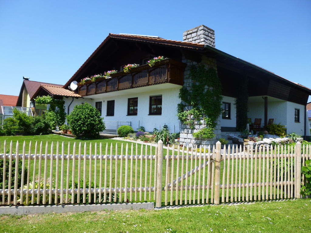 Gastehaus Fischer Hotel Eschlkam Esterno foto